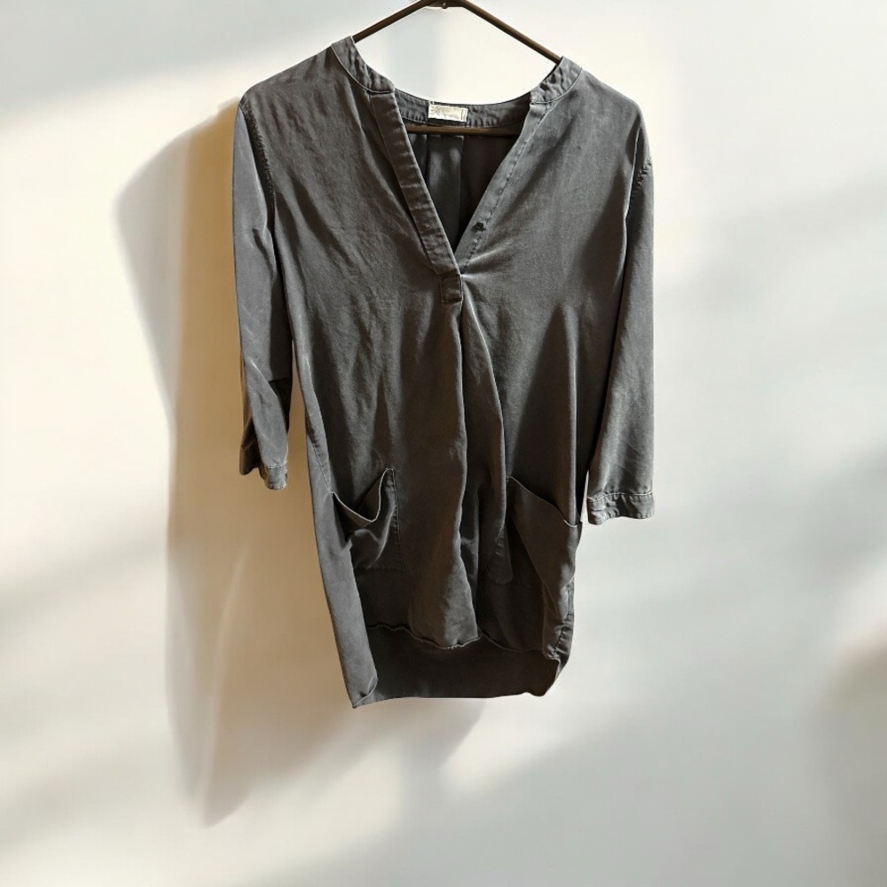 C/F Grey Lightweight Suede Longer Back V Neck 3/4 Sleeves - Shirtdress, Shirt XS